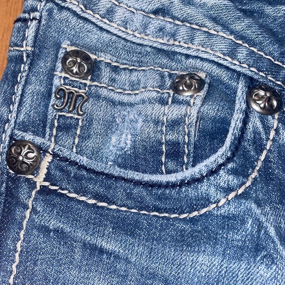EUC Miss Me Jeans - Picture 4 of 5